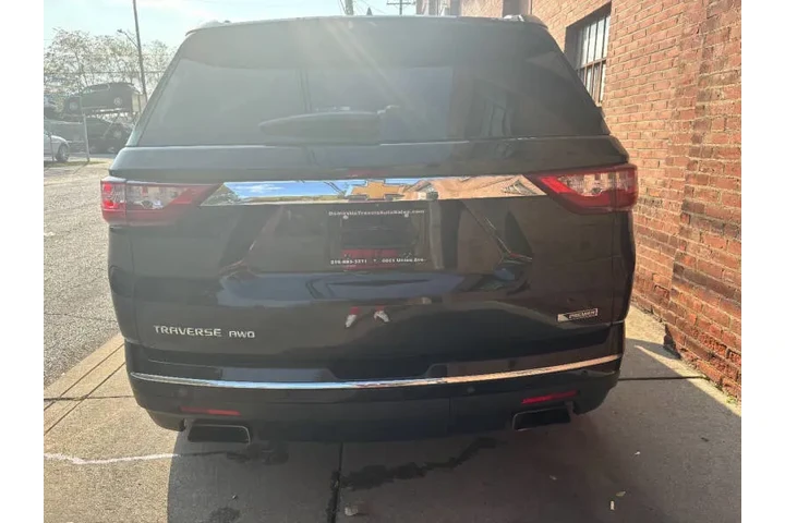 $19925 : 2018 Traverse Premier image 6