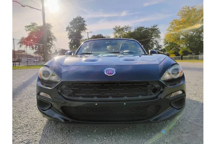 $11995 : 2017 FIAT 124 Spider Classica image 3