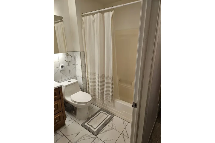 $1000 : Spacious 1BR 1BA $1000 image 6