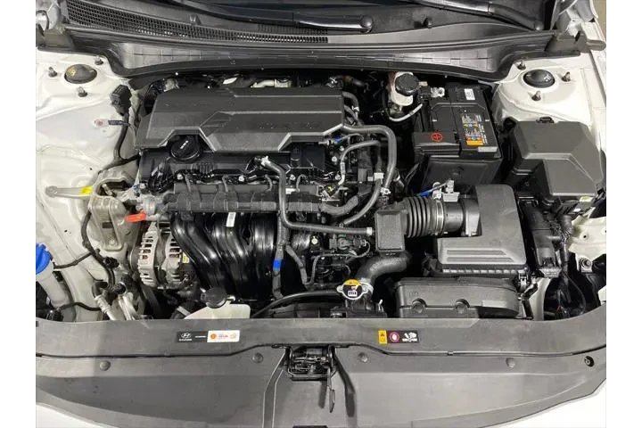 $20295 : Hyundai ELANTRA 2024 Limited image 9