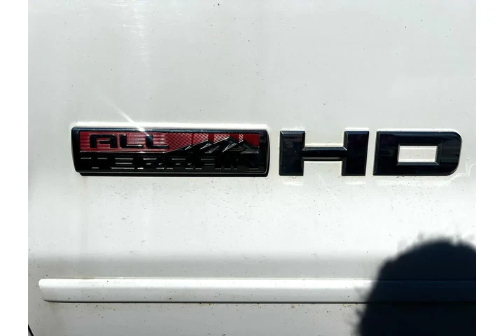 $32900 : GMC Sierra 2500HD 2018 4x4 S image 6