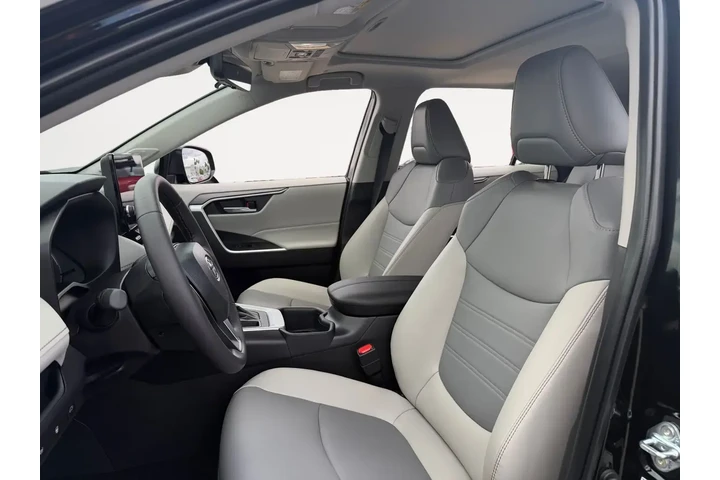 $39978 : Toyota RAV4 2025 XLE Premium image 9