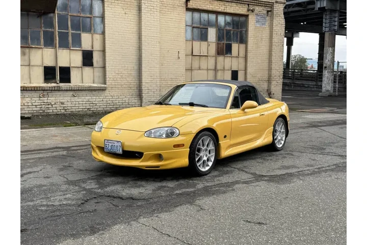 2002 MX-5 Miata SE image 3
