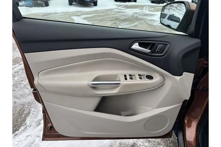 $14939 : Ford Escape 2017 AWD SE 4dr image 9