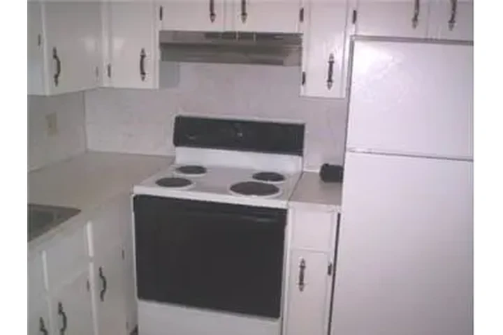 $2095 : Rental property with 2 bedro image 1