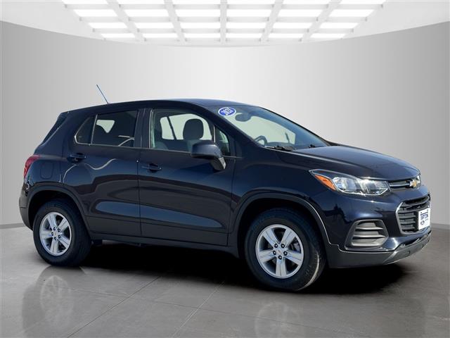 $19995 : Pre-Owned 2021 Trax LS image 3