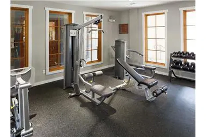 $1735 : Rental property with 0 bedro image 6