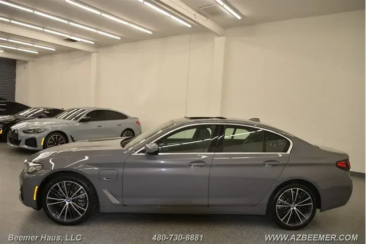 $30998 : BMW 5 Series 2022 530e 4dr S image 5