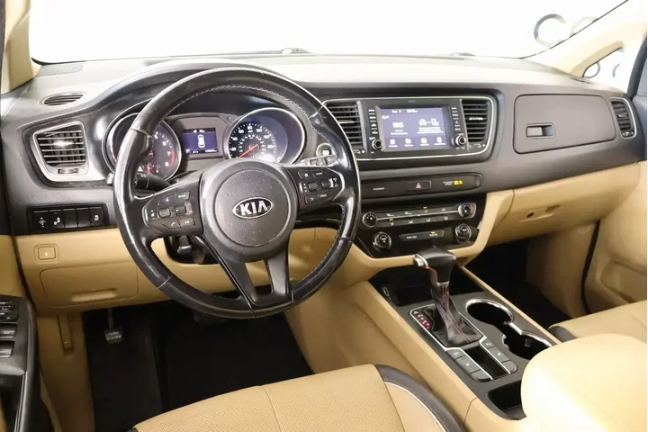 $13090 : Kia Sedona 2019 LX 4dr Mini- image 2