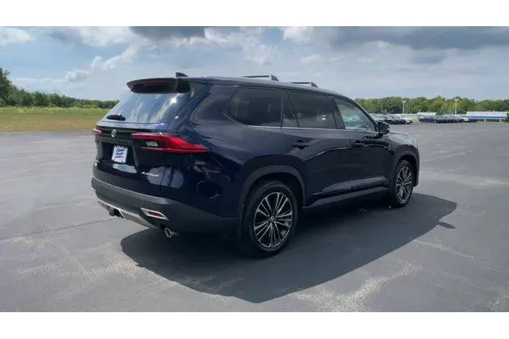 $59475 : Toyota Grand Highlander Hybr image 8