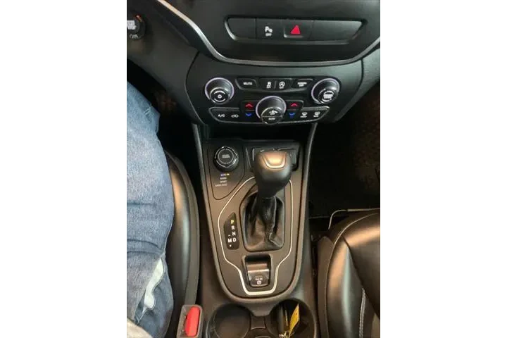 $19500 : Jeep Cherokee 2019 4x4 Latit image 9