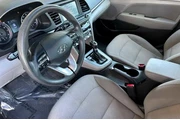$11857 : Hyundai ELANTRA 2020 SEL 4dr thumbnail
