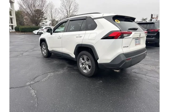 $26153 : Toyota RAV4 2022 XLE 4dr SUV image 5
