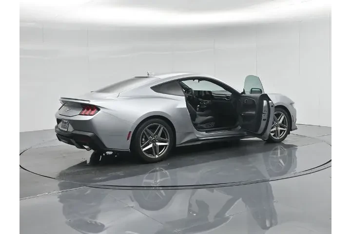 $33000 : Ford Mustang 2024 EcoBoost P image 6