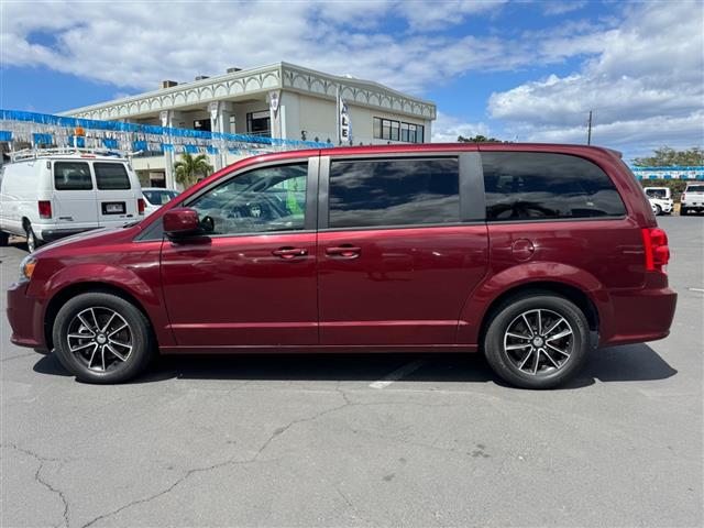 $17995 : 2018 Grand Caravan image 8