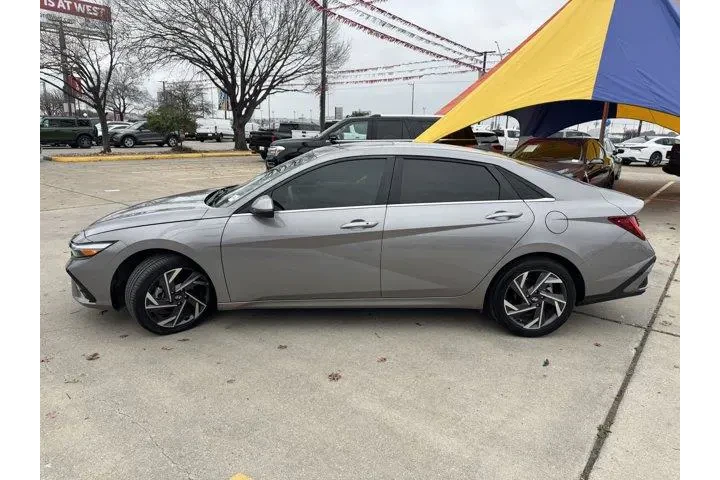 $21477 : Hyundai ELANTRA 2024 SEL 4dr image 9