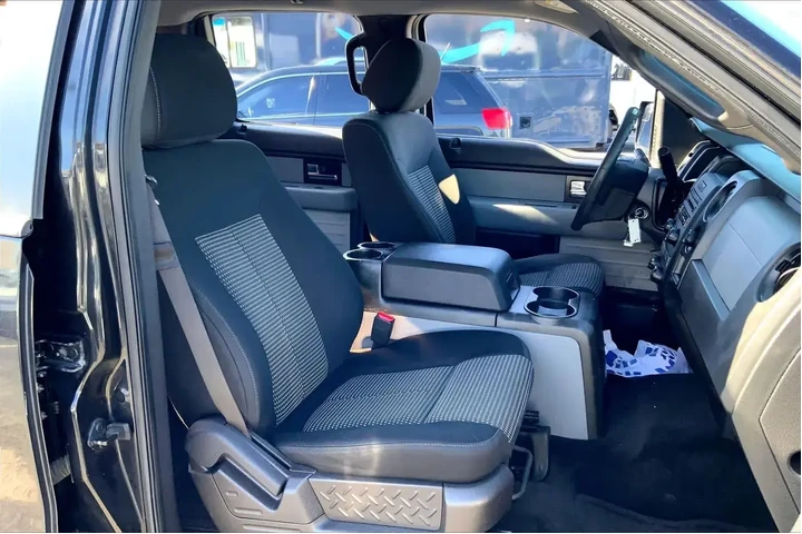 $16588 : Ford F-150 2014 4x2 STX 4dr image 8