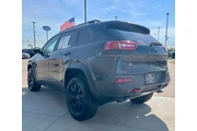 $14900 : Jeep Cherokee 2015 4x4 Trail thumbnail