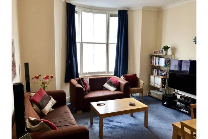 $700 : Charming Nice Private Room image 2