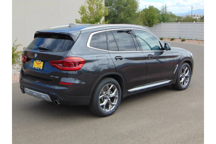 $27985 : 2021 X3 sDrive30i image 4
