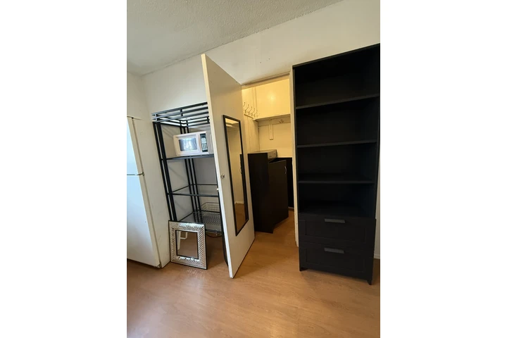 $800 : Cuarto AMUEBLADO - MUJER SOLA image 2