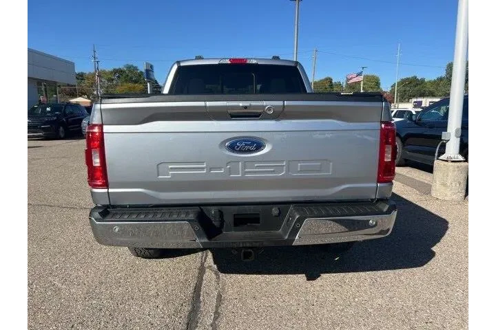 $35825 : Ford F-150 2023 4x4 XLT 4dr image 4