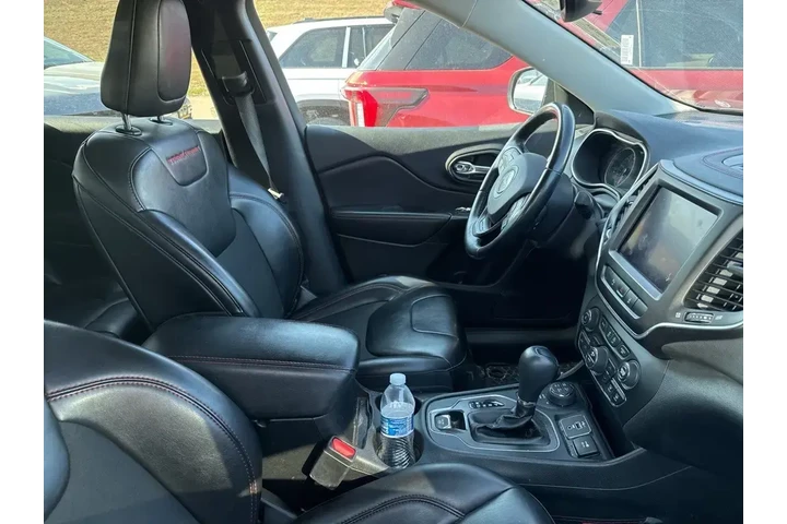 $21890 : Jeep Cherokee 2021 4x4 Trail image 4