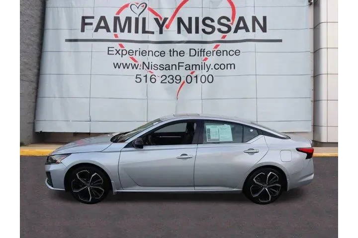 $25109 : Nissan Altima 2023 2.5 SR 4d image 7