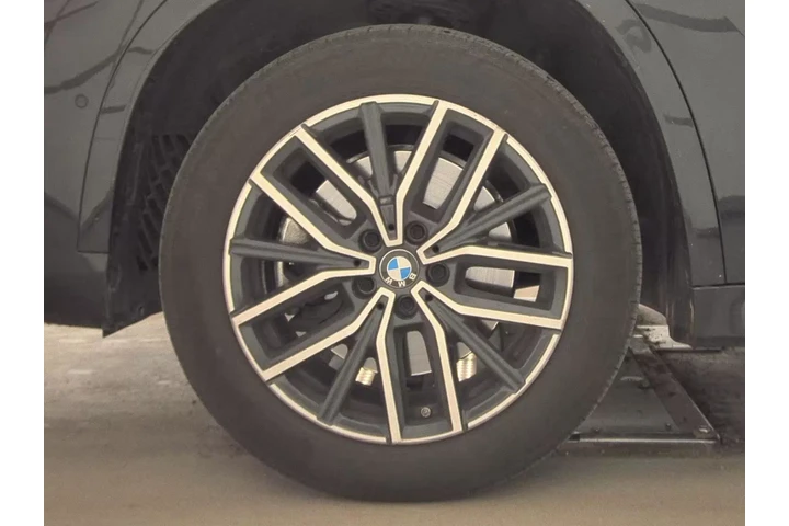 $35477 : BMW X1 2025 AWD xDrive28i 4d image 9