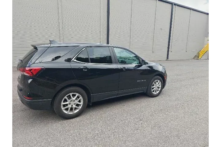 $20590 : Chevrolet Equinox 2023 LT 4d image 3