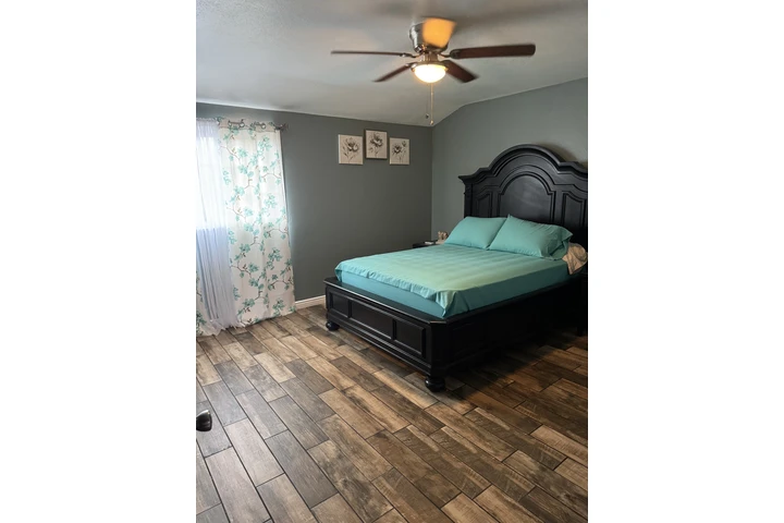 $1300 : RENTO CUARTO PRINCIPAL image 4