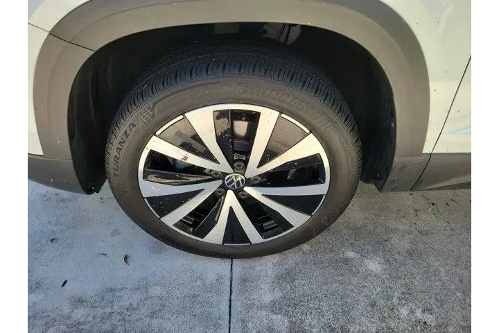 $21777 : Volkswagen Taos 2024 SE 4dr image 4