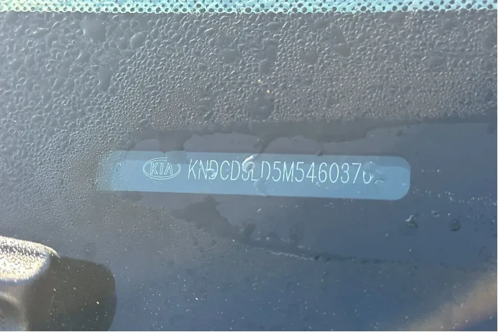 $15990 : Kia Niro Plug-In Hybrid 2021 image 8