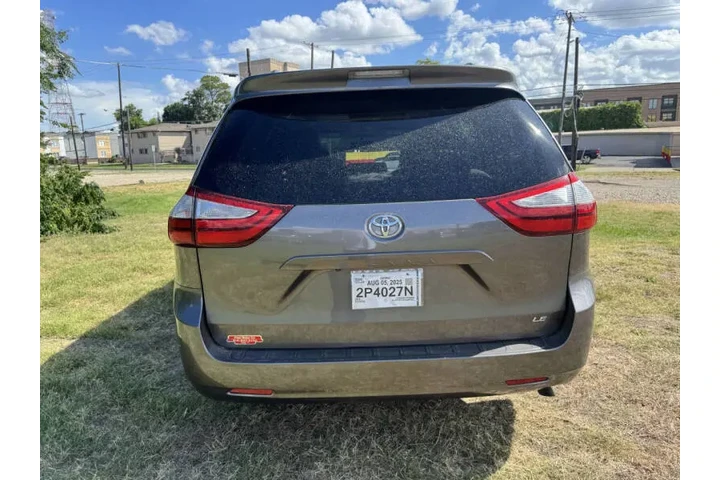 $9995 : 2015 Sienna image 6