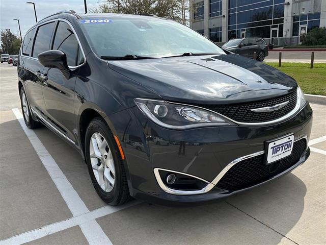 $27265 : Pre-Owned 2020 Pacifica Touri image 7