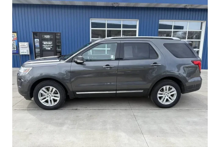 $17990 : 2019 Explorer XLT image 2