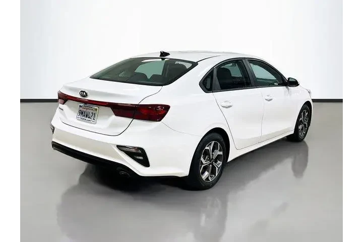 $12840 : Kia Forte 2020 FE 4dr Sedan image 7