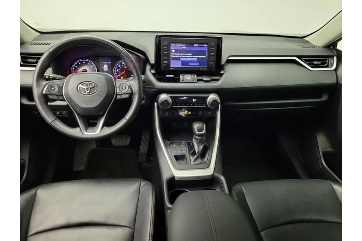 $27998 : Toyota RAV4 2021 AWD XLE Pre image 9