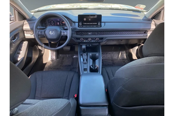 $31034 : Honda Accord 2025 LX 4dr Sed image 10