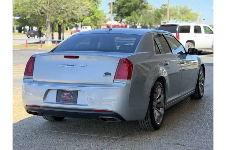 $17999 : 2019 300 Limited image 9