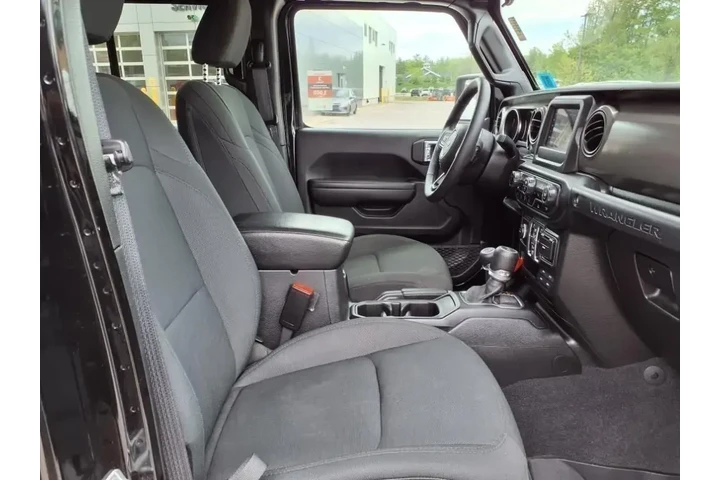 $29995 : Jeep Wrangler Unlimited 2021 image 6