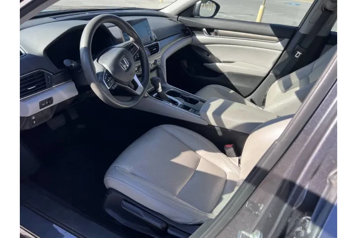 $11900 : 2018 Accord LX image 9