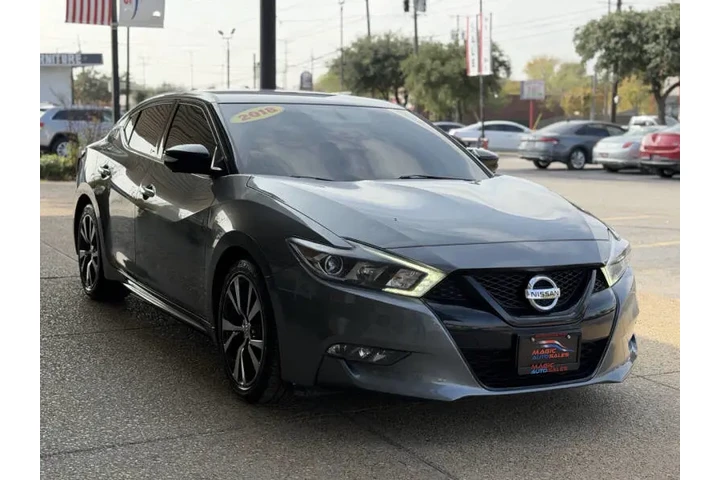 $15499 : 2018 Maxima 3.5 S image 4
