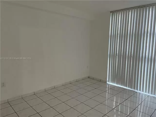 $2350 : Rento en Miami- west chester image 4