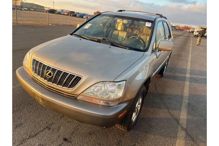 $7990 : 2001 RX 300 image 1