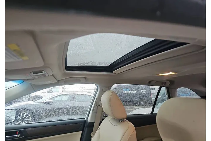 $9995 : 2017 Outback 3.6R Limited image 5