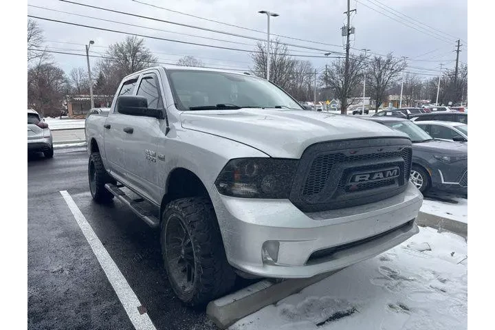 $22220 : Ram 1500 2018 4x4 Express 4d image 2