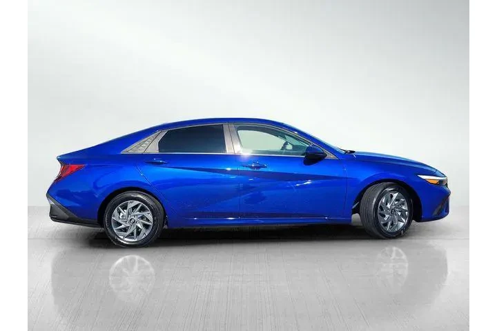 $20722 : Hyundai ELANTRA 2024 SEL 4dr image 3