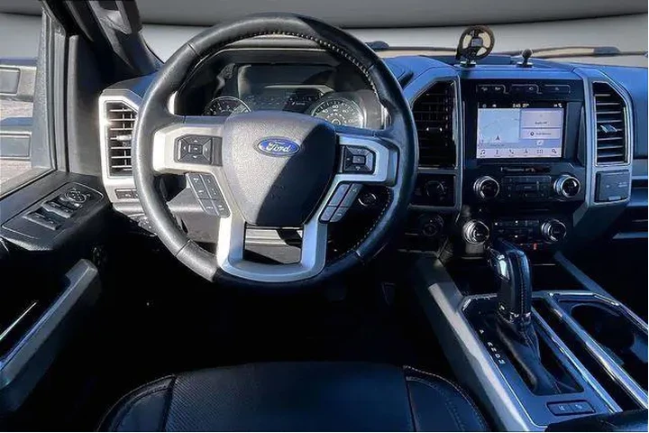 $25250 : Ford F-150 2018 4x4 Lariat 4 image 9