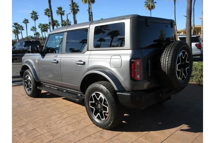 $39151 : Ford Bronco 2022 4x4 Outer B image 2